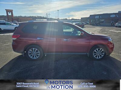 2015 Nissan Pathfinder S AWD   - Photo 5 - Saint Cloud, MN 56301