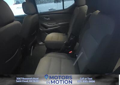 2022 Chevrolet Traverse LT AWD   - Photo 3 - Saint Cloud, MN 56301