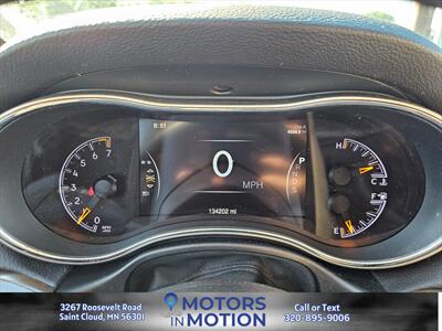 2015 Jeep Grand Cherokee Limited AWD - Photo 13 - Saint Cloud, MN 56301