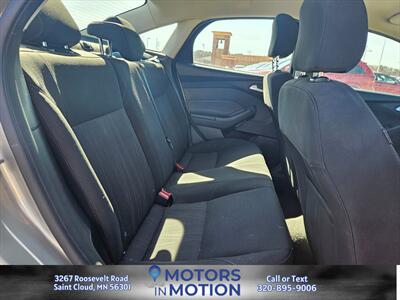 2015 Ford Focus SE   - Photo 17 - Saint Cloud, MN 56301