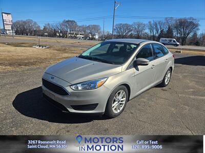 2015 Ford Focus SE   - Photo 1 - Saint Cloud, MN 56301