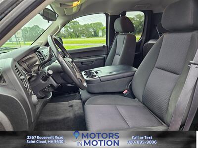 2012 GMC Sierra 1500 SLE 4x4   - Photo 9 - Saint Cloud, MN 56301