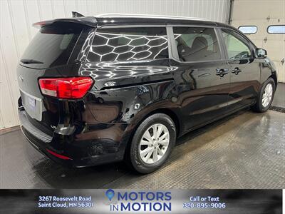 2018 Kia Sedona LX - Photo 5 - Saint Cloud, MN 56301