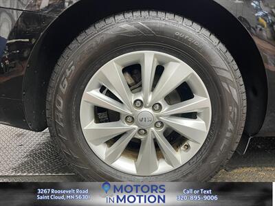 2018 Kia Sedona LX - Photo 9 - Saint Cloud, MN 56301
