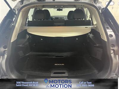 2017 Nissan Rogue S AWD   - Photo 18 - Saint Cloud, MN 56301