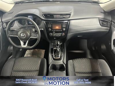 2017 Nissan Rogue S AWD   - Photo 11 - Saint Cloud, MN 56301