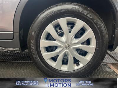 2017 Nissan Rogue S AWD   - Photo 19 - Saint Cloud, MN 56301