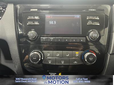 2017 Nissan Rogue S AWD   - Photo 14 - Saint Cloud, MN 56301