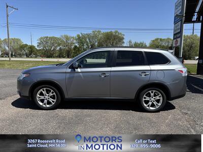 2015 Mitsubishi Outlander SE AWD   - Photo 2 - Saint Cloud, MN 56301