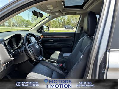 2015 Mitsubishi Outlander SE AWD   - Photo 14 - Saint Cloud, MN 56301