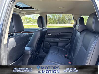 2015 Mitsubishi Outlander SE AWD   - Photo 15 - Saint Cloud, MN 56301