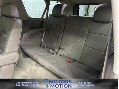 2015 Chevrolet Suburban LTZ 4WD - Photo 18 - Saint Cloud, MN 56301