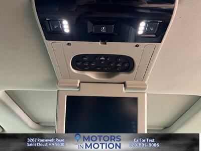 2015 Chevrolet Suburban LTZ 4WD - Photo 14 - Saint Cloud, MN 56301
