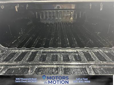 2018 GMC Sierra 1500 SLT 4x4   - Photo 15 - Saint Cloud, MN 56301