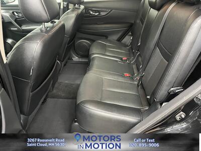 2017 Nissan Rogue SL AWD w/Sunroof   - Photo 16 - Saint Cloud, MN 56301