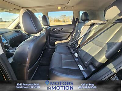 2017 Nissan Rogue SL AWD w/Sunroof   - Photo 16 - Saint Cloud, MN 56301