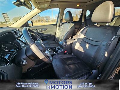 2017 Nissan Rogue SL AWD w/Sunroof   - Photo 15 - Saint Cloud, MN 56301