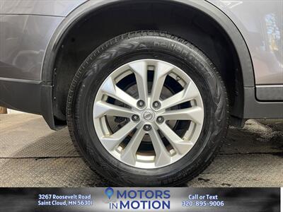 2016 Nissan Rogue SV AWD - Photo 9 - Saint Cloud, MN 56301