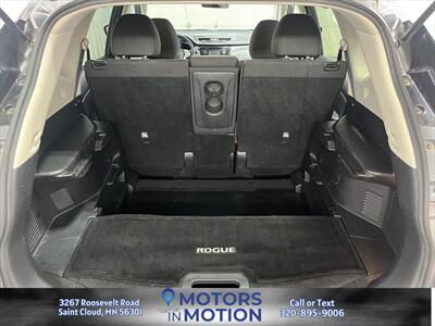 2016 Nissan Rogue SV AWD - Photo 16 - Saint Cloud, MN 56301