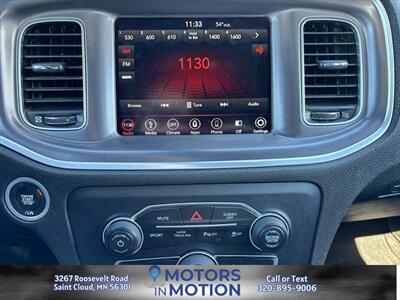 2019 Dodge Charger SXT AWD   - Photo 13 - Saint Cloud, MN 56301