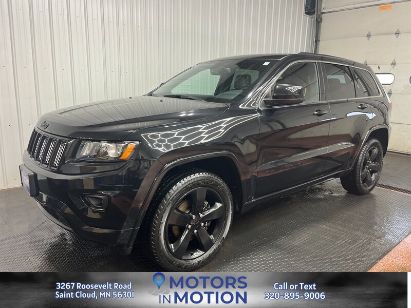2015 Jeep Grand Cherokee Altitude 4x4 w/Sunroof  