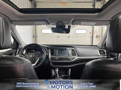 2019 Toyota Highlander Limited Platinum AWD - Photo 10 - Saint Cloud, MN 56301