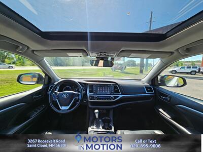 2019 Toyota Highlander Limited Platinum AWD - Photo 10 - Saint Cloud, MN 56301