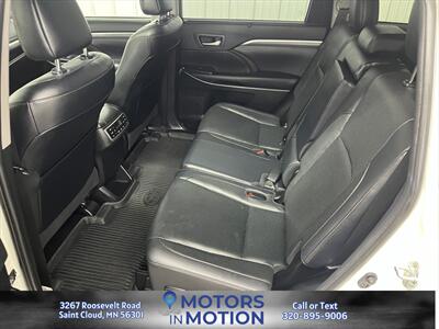 2019 Toyota Highlander Limited Platinum AWD - Photo 17 - Saint Cloud, MN 56301