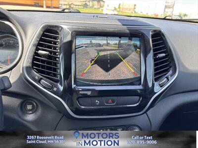 2019 Jeep Cherokee Limited 4WD   - Photo 11 - Saint Cloud, MN 56301