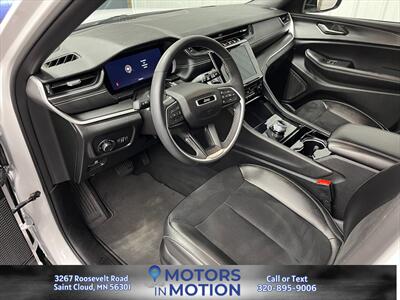 2023 Jeep Grand Cherokee Altitude AWD - Photo 10 - Saint Cloud, MN 56301