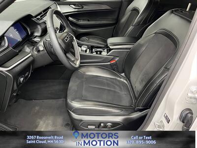 2023 Jeep Grand Cherokee Altitude AWD - Photo 9 - Saint Cloud, MN 56301