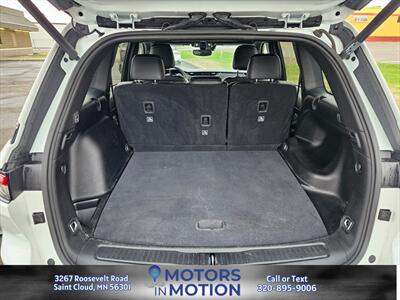 2023 Jeep Grand Cherokee Altitude AWD   - Photo 16 - Saint Cloud, MN 56301