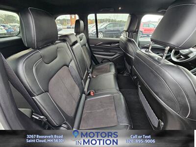 2023 Jeep Grand Cherokee Altitude AWD   - Photo 17 - Saint Cloud, MN 56301