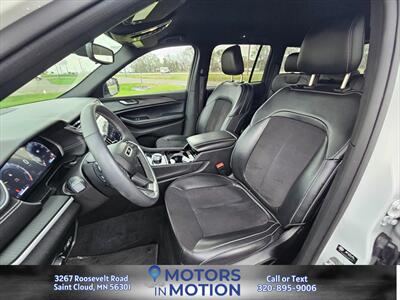 2023 Jeep Grand Cherokee Altitude AWD   - Photo 14 - Saint Cloud, MN 56301
