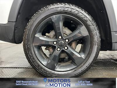 2023 Jeep Grand Cherokee Altitude AWD - Photo 19 - Saint Cloud, MN 56301