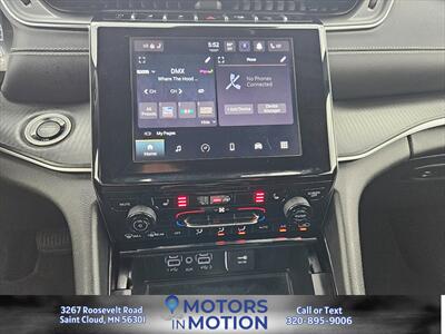 2023 Jeep Grand Cherokee Altitude AWD   - Photo 12 - Saint Cloud, MN 56301
