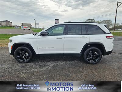 2023 Jeep Grand Cherokee Altitude AWD   - Photo 2 - Saint Cloud, MN 56301