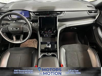 2023 Jeep Grand Cherokee Altitude AWD - Photo 11 - Saint Cloud, MN 56301