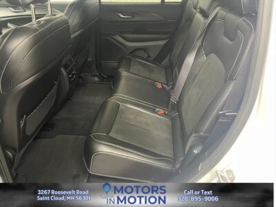 2023 Jeep Grand Cherokee Altitude AWD - Photo 16 - Saint Cloud, MN 56301
