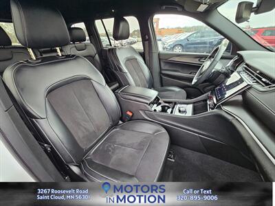 2023 Jeep Grand Cherokee Altitude AWD   - Photo 18 - Saint Cloud, MN 56301