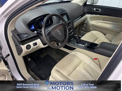 2018 Lincoln MKT Reserve AWD   - Photo 9 - Saint Cloud, MN 56301