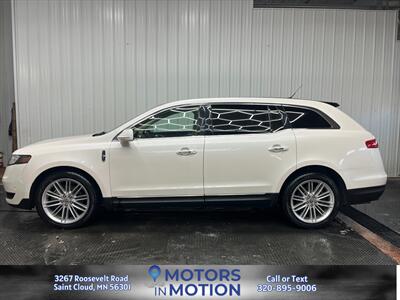 2018 Lincoln MKT Reserve AWD   - Photo 2 - Saint Cloud, MN 56301