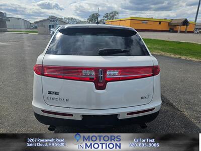 2018 Lincoln MKT Reserve AWD   - Photo 4 - Saint Cloud, MN 56301