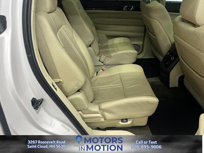2018 Lincoln MKT Reserve AWD   - Photo 17 - Saint Cloud, MN 56301