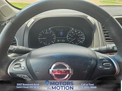 2013 Nissan Pathfinder SL 4WD   - Photo 10 - Saint Cloud, MN 56301