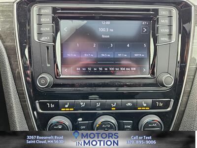 2016 Volkswagen Passat 1.8T SE w/Sunroof - Photo 12 - Saint Cloud, MN 56301