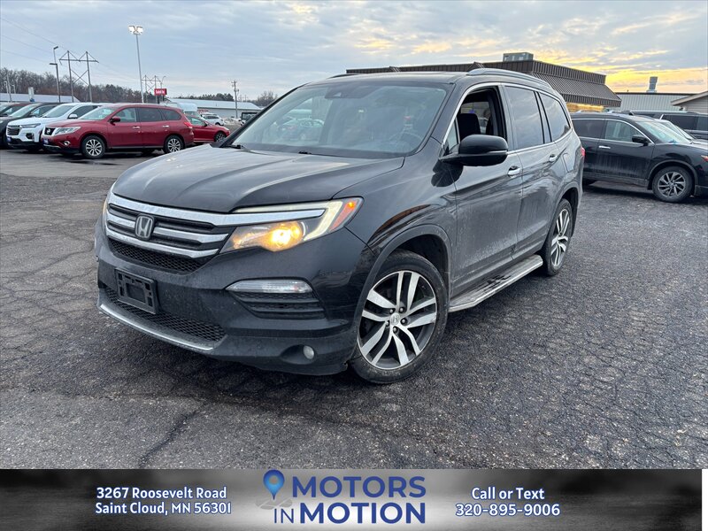 2018 Honda Pilot Touring AWD w/Sunroof and DVD  