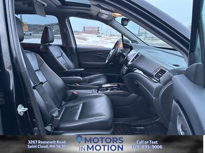 2018 Honda Pilot Touring AWD w/Sunroof and DVD   - Photo 17 - Saint Cloud, MN 56301