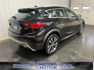 2017 INFINITI QX30 Luxury AWD   - Photo 5 - Saint Cloud, MN 56301