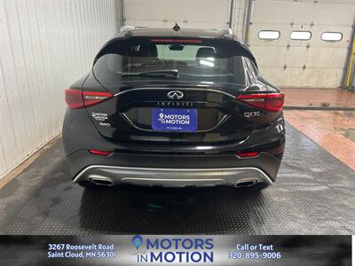 2017 INFINITI QX30 Luxury AWD   - Photo 4 - Saint Cloud, MN 56301